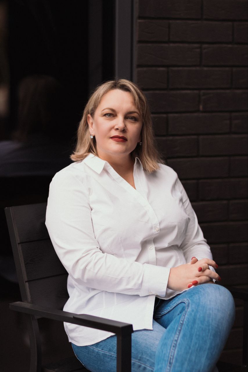 Олена Буханцова